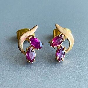 Vintage 14k Gold Natural Oval Ruby Stud Earrings